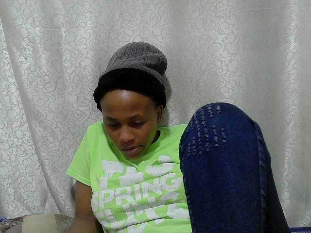 Caroldoly live cam on BongaCams
