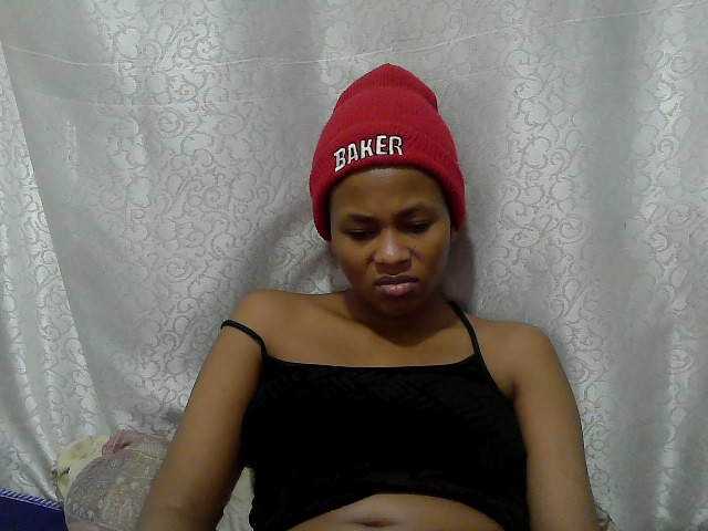 Caroldoly live cam on BongaCams