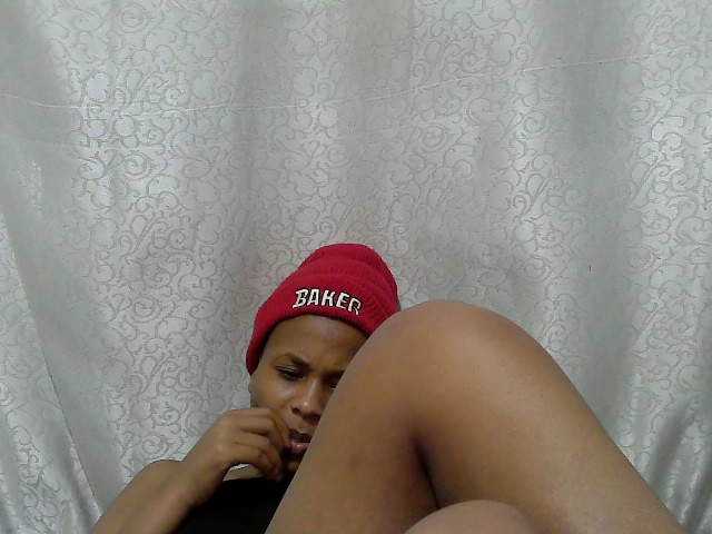 Caroldoly live cam on BongaCams