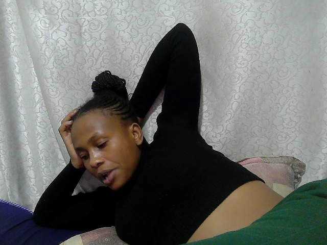 Caroldoly live cam on BongaCams