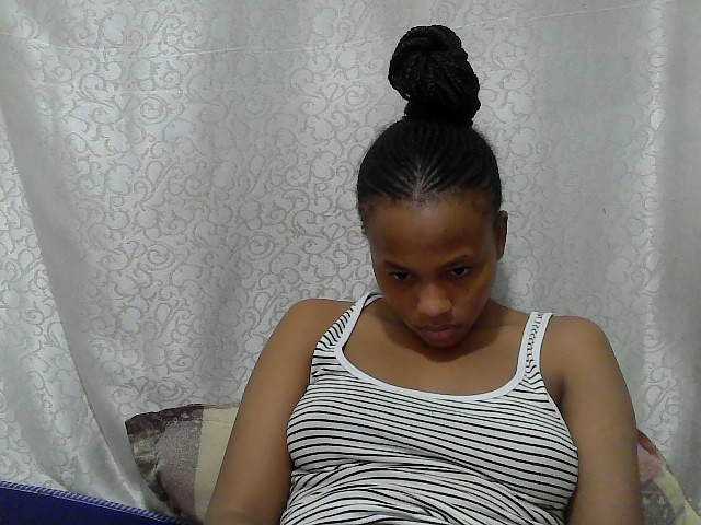 Caroldoly live cam on BongaCams