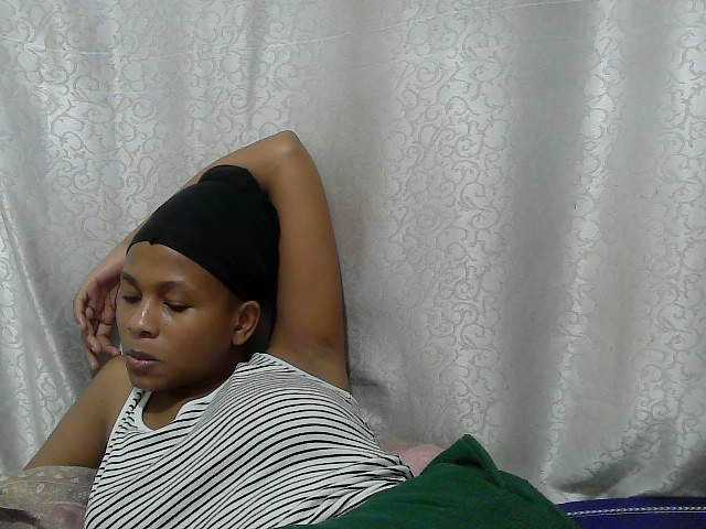 Caroldoly live cam on BongaCams