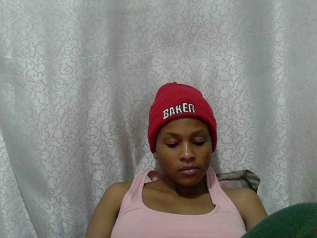 Caroldoly live cam on BongaCams