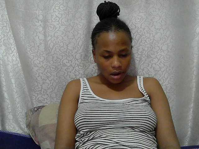 Caroldoly live cam on BongaCams