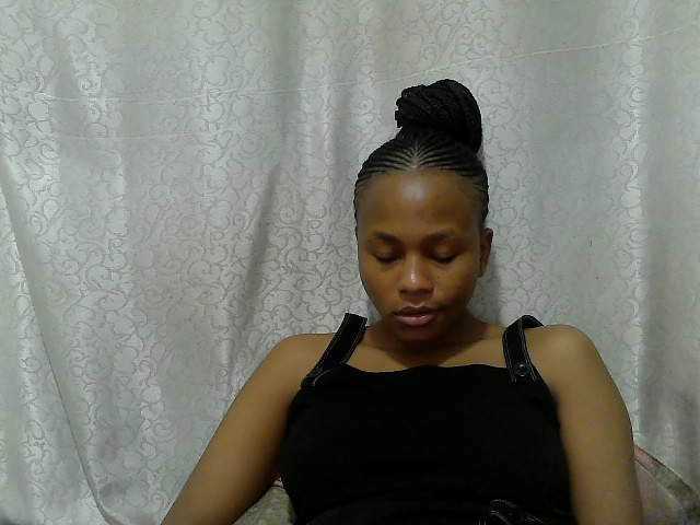 Caroldoly live cam on BongaCams