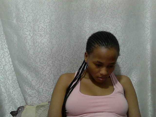 le modèle Caroldoly est en webcam porno dans un show sur le site bongacams, il possède les tags suivants: Ebony,Brunette,Trimmed
