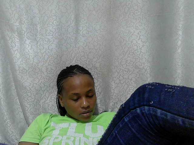 Caroldoly live cam on BongaCams