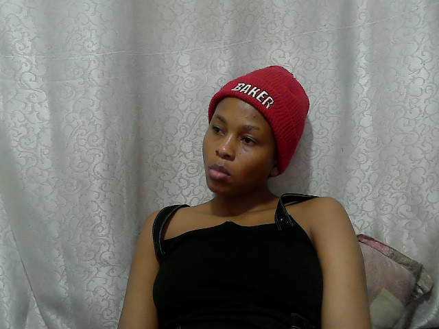 Caroldoly live cam on BongaCams