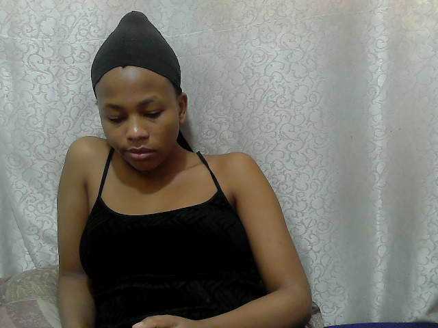Caroldoly live cam on BongaCams