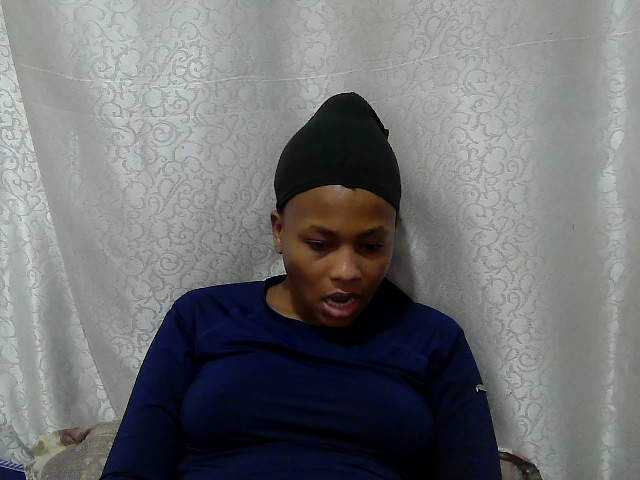 Caroldoly live cam on BongaCams