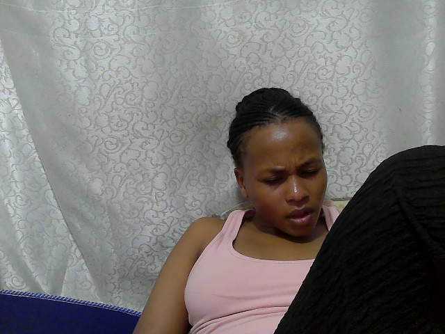 Caroldoly live cam on BongaCams