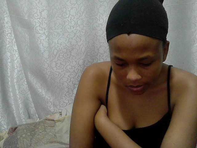 Caroldoly live cam on BongaCams