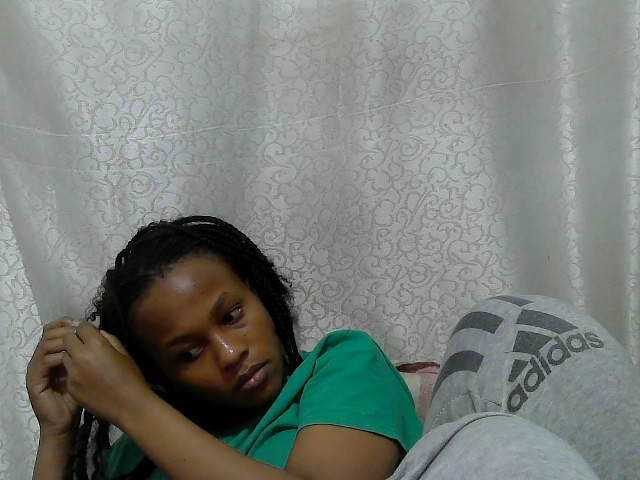 Caroldoly live cam on BongaCams