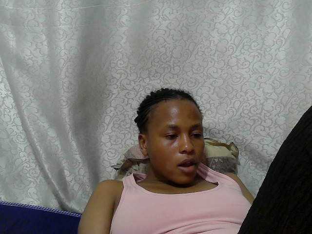 Caroldoly live cam on BongaCams