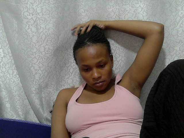 Caroldoly live cam on BongaCams