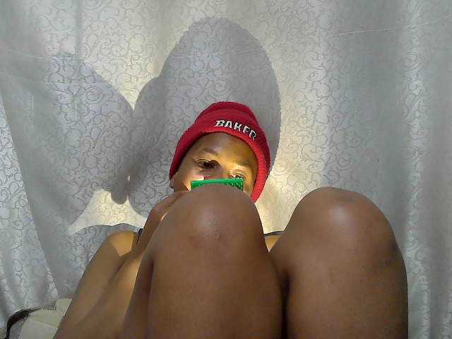 Caroldoly live cam on BongaCams