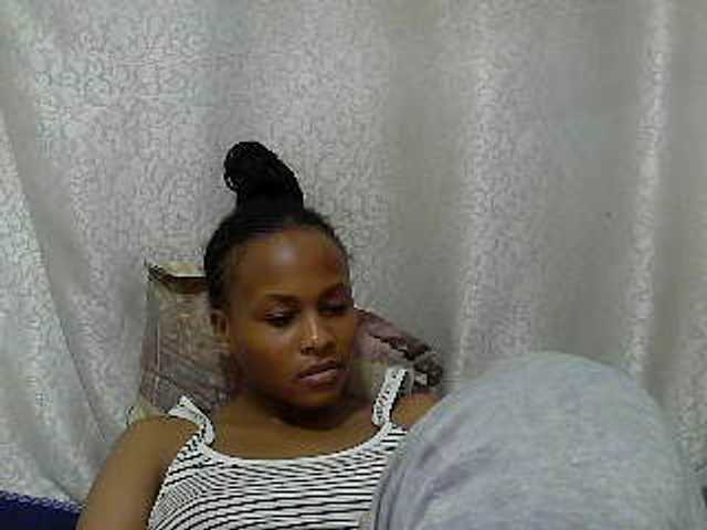 Caroldoly live cam on BongaCams