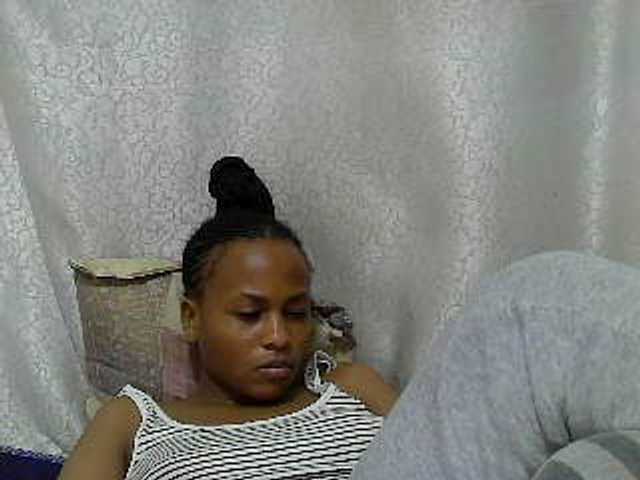 Caroldoly live cam on BongaCams