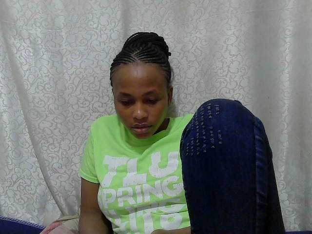 Caroldoly live cam on BongaCams