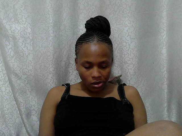 Caroldoly live cam on BongaCams