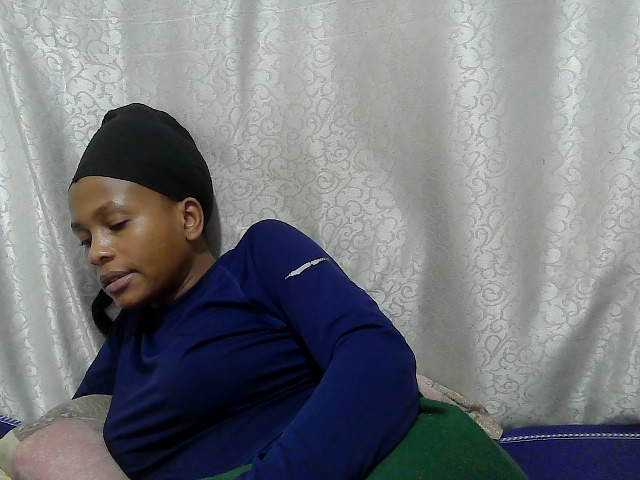 Caroldoly live cam on BongaCams