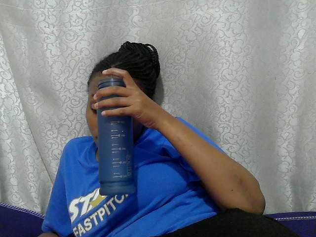 Caroldoly live cam on BongaCams