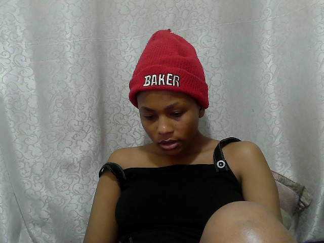 Caroldoly live cam on BongaCams