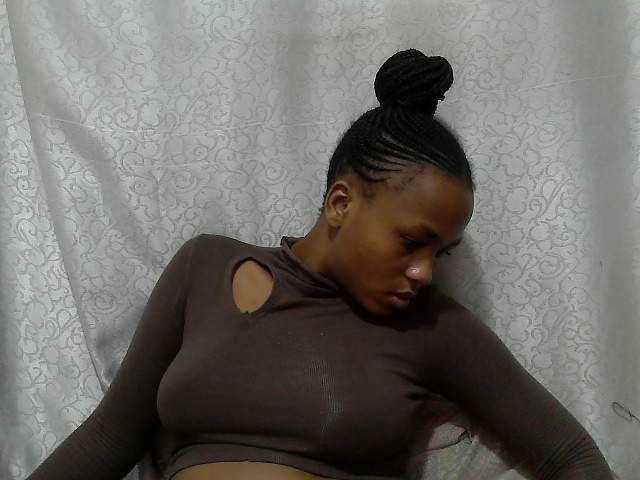 Caroldoly live cam on BongaCams