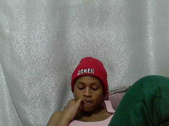Caroldoly live cam on BongaCams