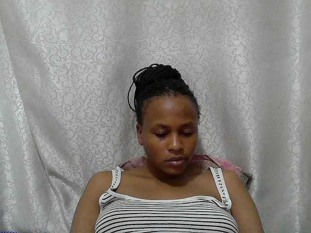 Caroldoly live cam on BongaCams