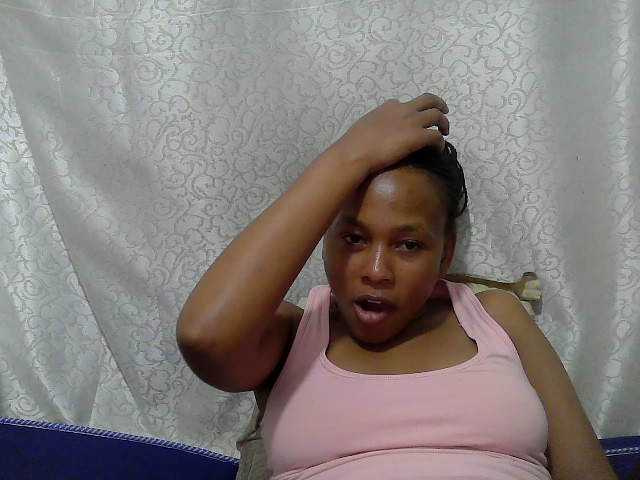 Caroldoly live cam on BongaCams