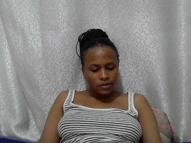 Caroldoly live cam on BongaCams