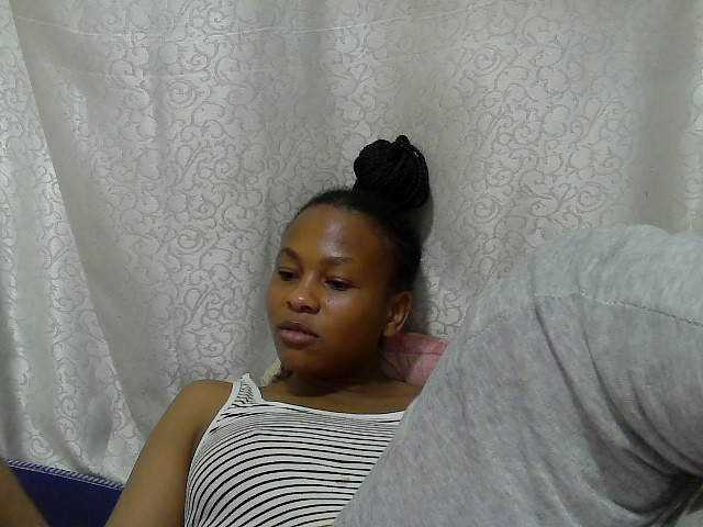 Caroldoly live cam on BongaCams