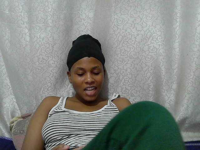 Caroldoly live cam on BongaCams