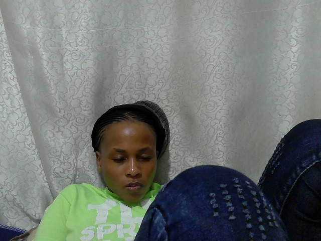 Caroldoly live cam on BongaCams