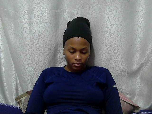 Caroldoly live cam on BongaCams