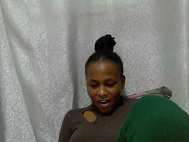 Caroldoly live cam on BongaCams