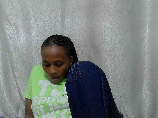 Caroldoly live cam on BongaCams
