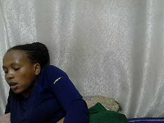 Caroldoly live cam on BongaCams