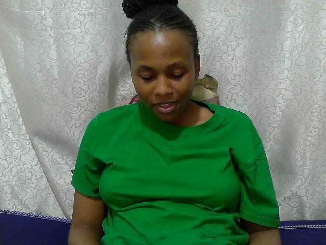 Caroldoly live cam on BongaCams