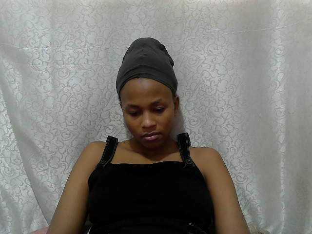 Caroldoly live cam on BongaCams