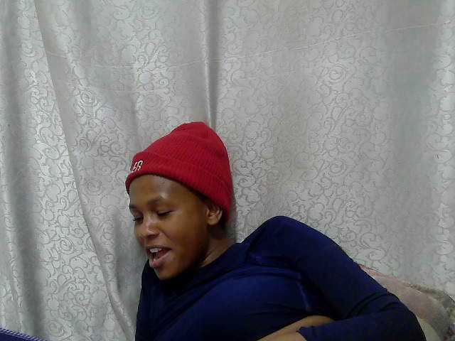 Caroldoly live cam on BongaCams