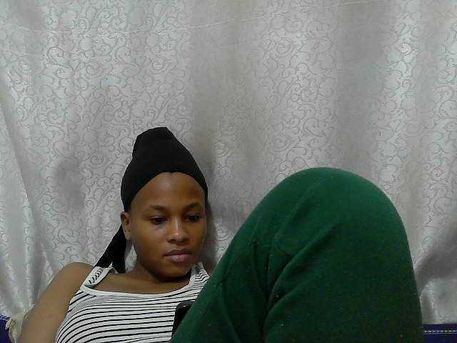 Caroldoly live cam on BongaCams