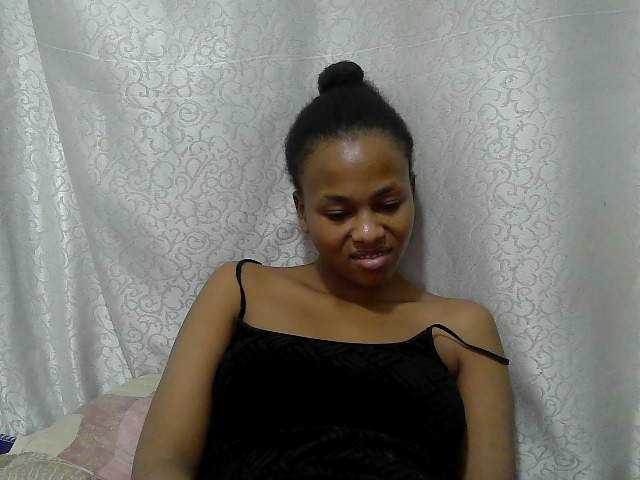 Caroldoly live cam on BongaCams
