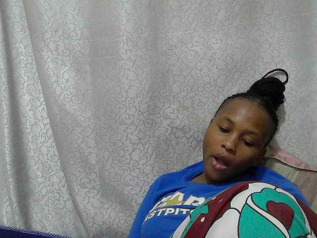 Caroldoly live cam on BongaCams