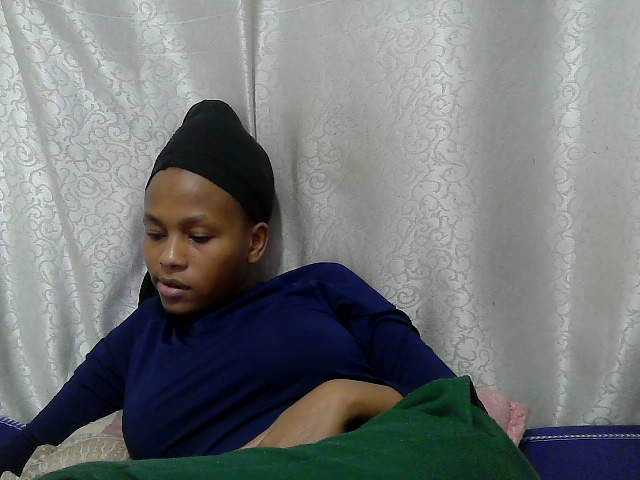 Caroldoly live cam on BongaCams