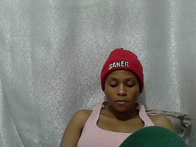 Caroldoly live cam on BongaCams