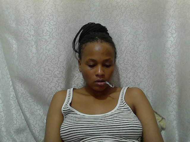 Caroldoly live cam on BongaCams