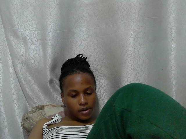 Caroldoly live cam on BongaCams