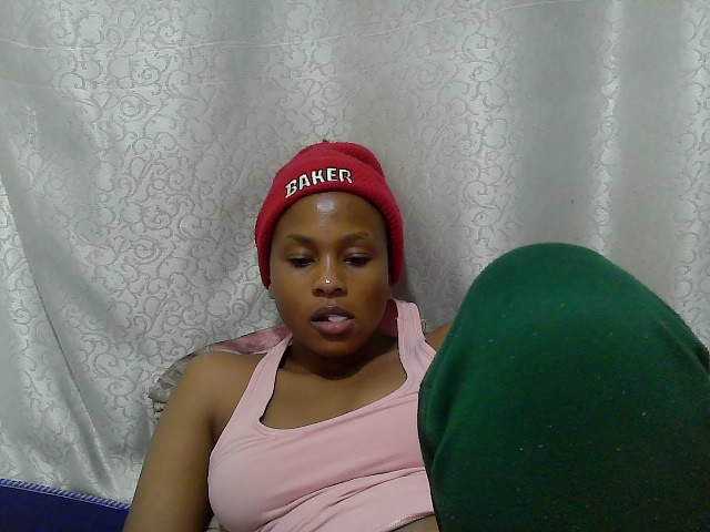 Caroldoly live cam on BongaCams
